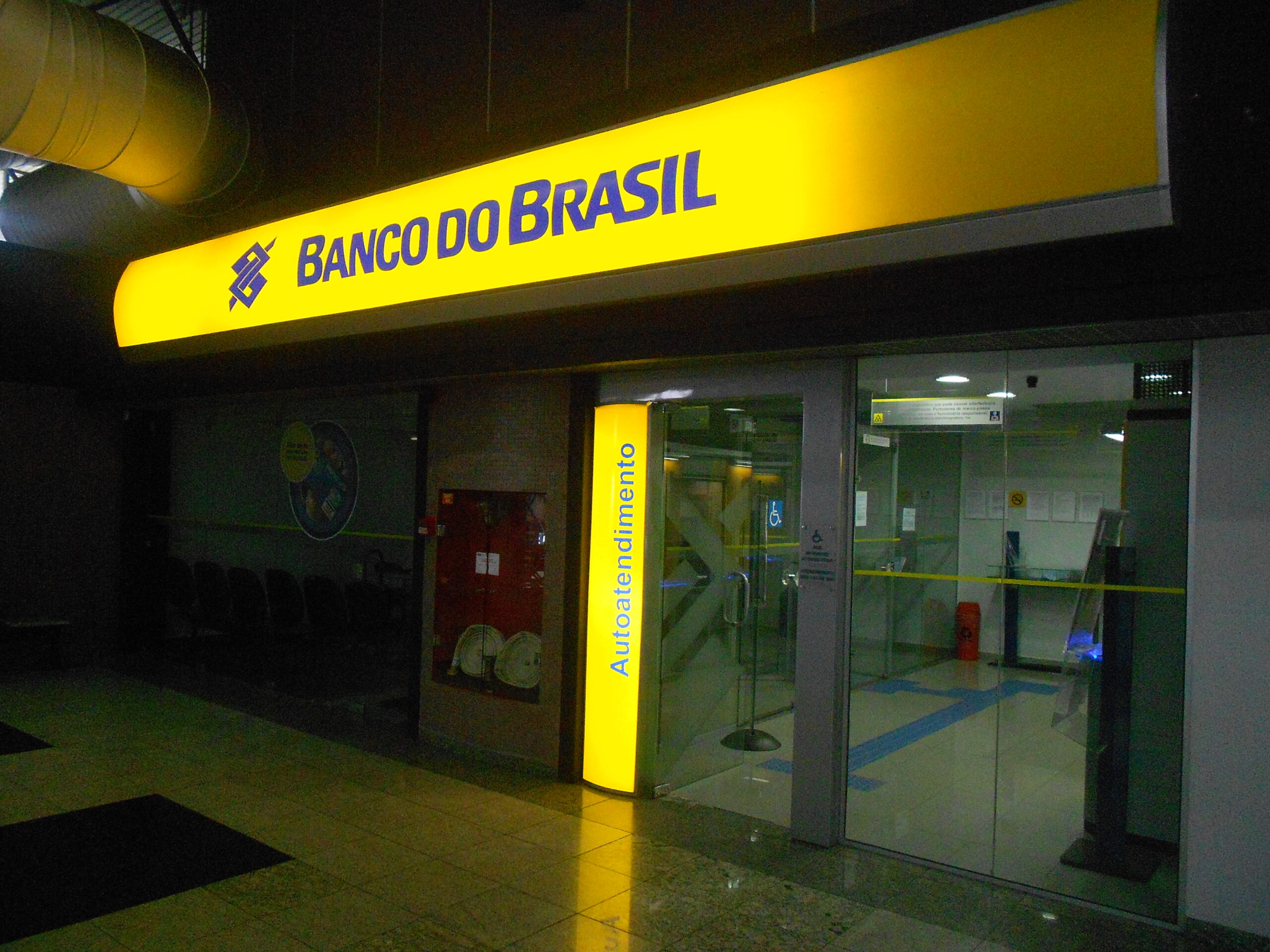 Banco do Brasil (BBAS3) paga JCP; Tecnisa (TCSA3) emite debêntures