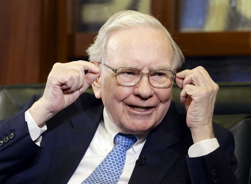 Berkshire Hathaway, de Warren Buffett, investe em 5 tradings do Japão