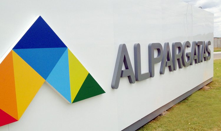 Conheça a Alpargatas (ALPA3 ALPA4), dona da Havaianas e outras marcas