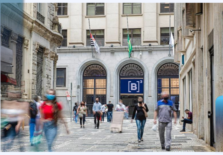 Bolsa de valores opera com perdas, em linha com Nova York