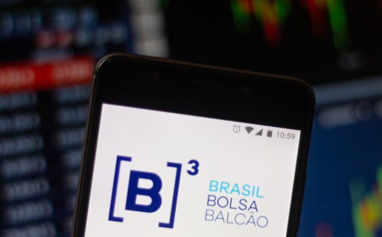 B3 (B3SA3) dobra de valor e atinge quase quatro milhões de investidores