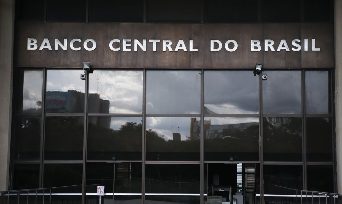 Focus revisa para cima todas as projeções para 2021: Selic chega a 7%