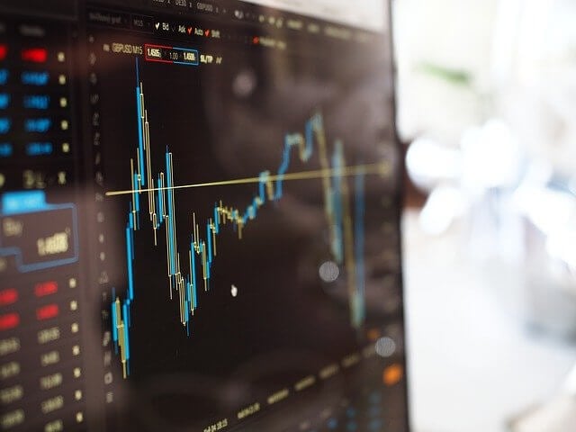 Magalu (MGLU3) dispara e lidera as altas no Ibovespa