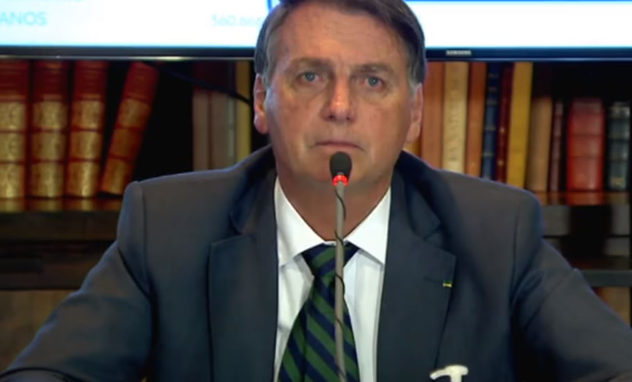 Bolsonaro volta a questionar urna eletrônica, mas não apresenta provas
