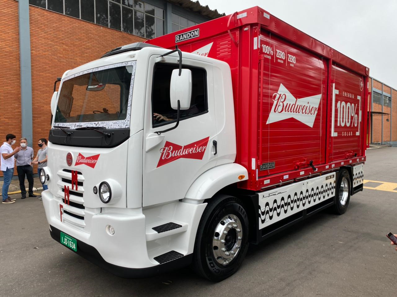 Ambev (ABEV3) firma parceria para produção de veículos elétricos