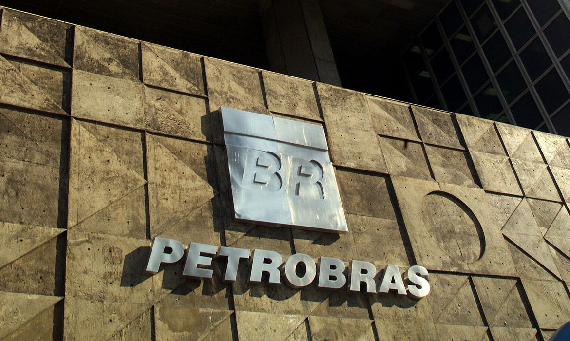 Petrobras (PETR4): comitê se reúne nesta terça para analisar nome de general para a estatal