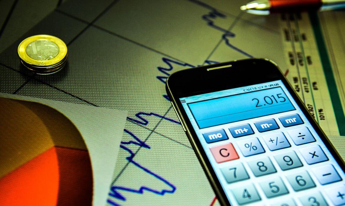 Fitch mantém perspectiva negativa para nota do Brasil