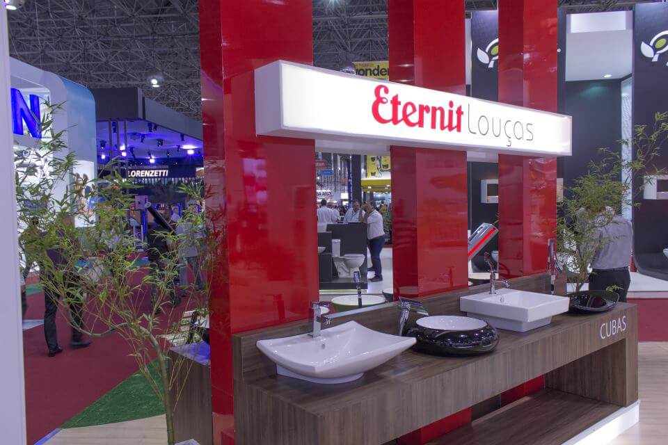 Eternit (ETER3) deve lançar marca de telhas com painéis fotovoltaicos