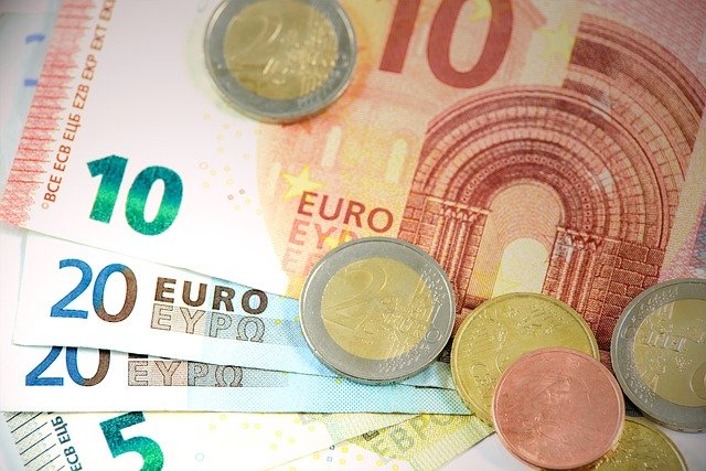 Inflação ao consumidor da zona do euro é a maior em 10 anos