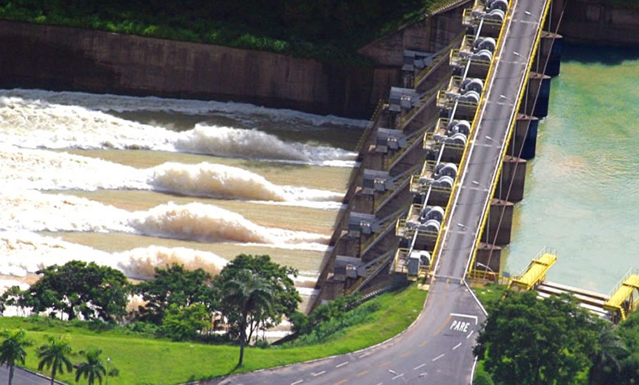 Cemig (CMIG4) tem alta de 136,2% no lucro no 4TRI