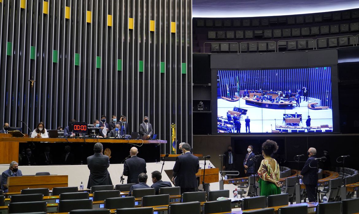 Eletrobras (ELET6): Câmara aprova texto-base de MP que viabiliza privatização
