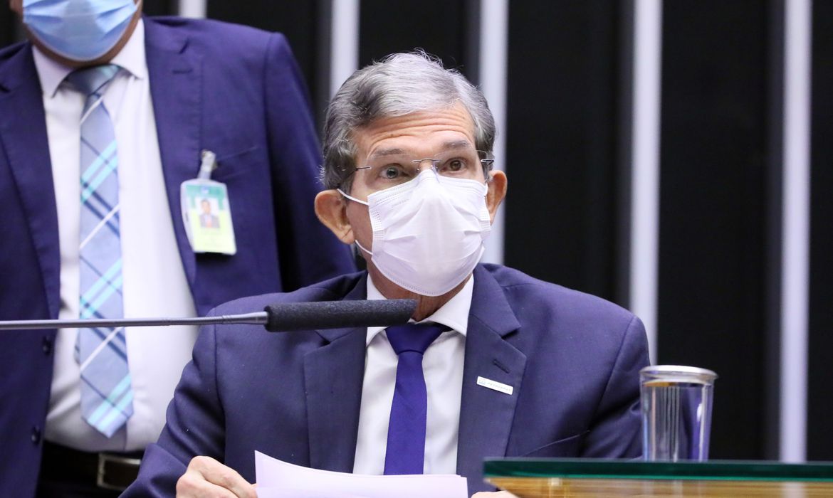 Petrobras (PETR3; PETR4): Silva e Luna diz que ICMS impacta preços