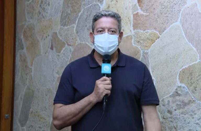 Reforma tributária terá parecer apresentado até 3 de maio, diz Lira