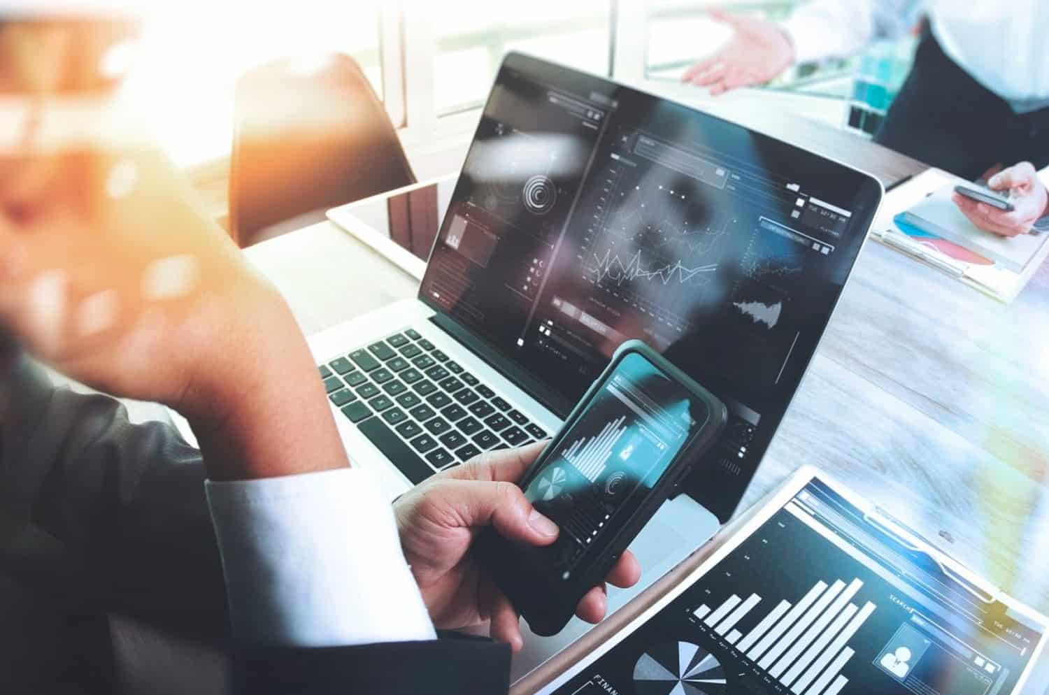 Radar: Itaú (ITUB4) tem lucro em linha; Petrobras (PETR4) tem julgamento retomado na CVM