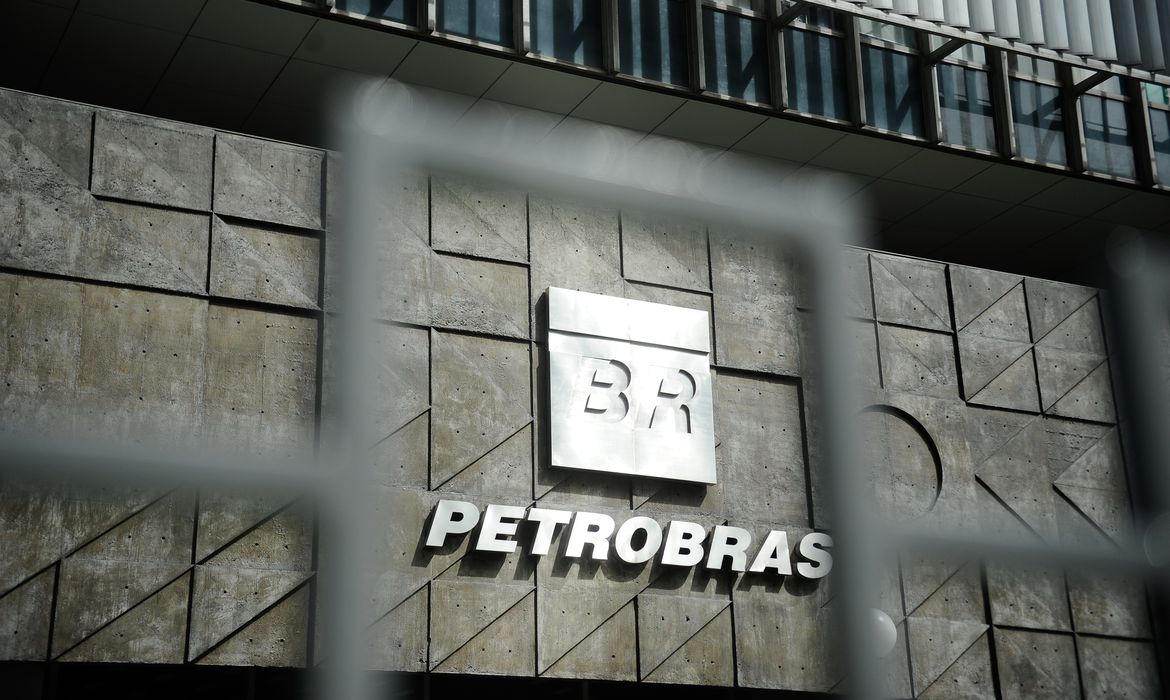 Petrobras (PETR4) conclui oferta de recompra de títulos globais