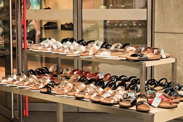 Arezzo (ARZZ3) e Mercado Livre (MELI4) se unem por MyShoes