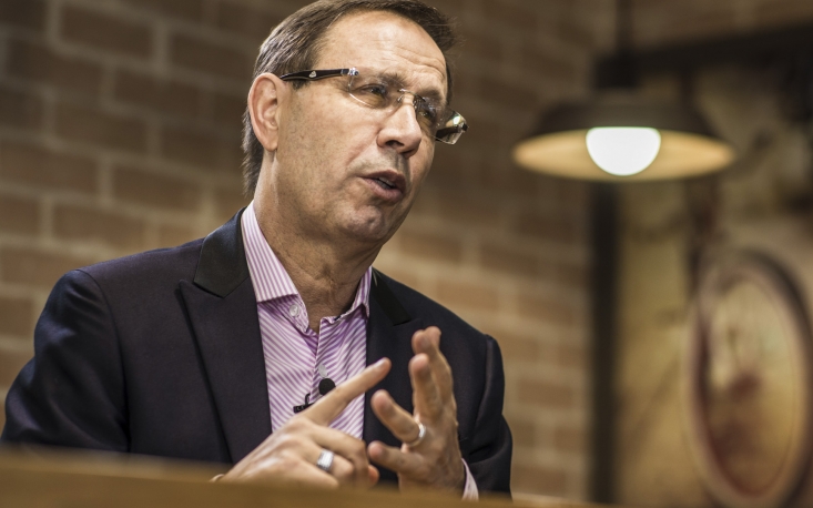 Bilionário e megainvestidor, Carlos Wizard estará na Money Week