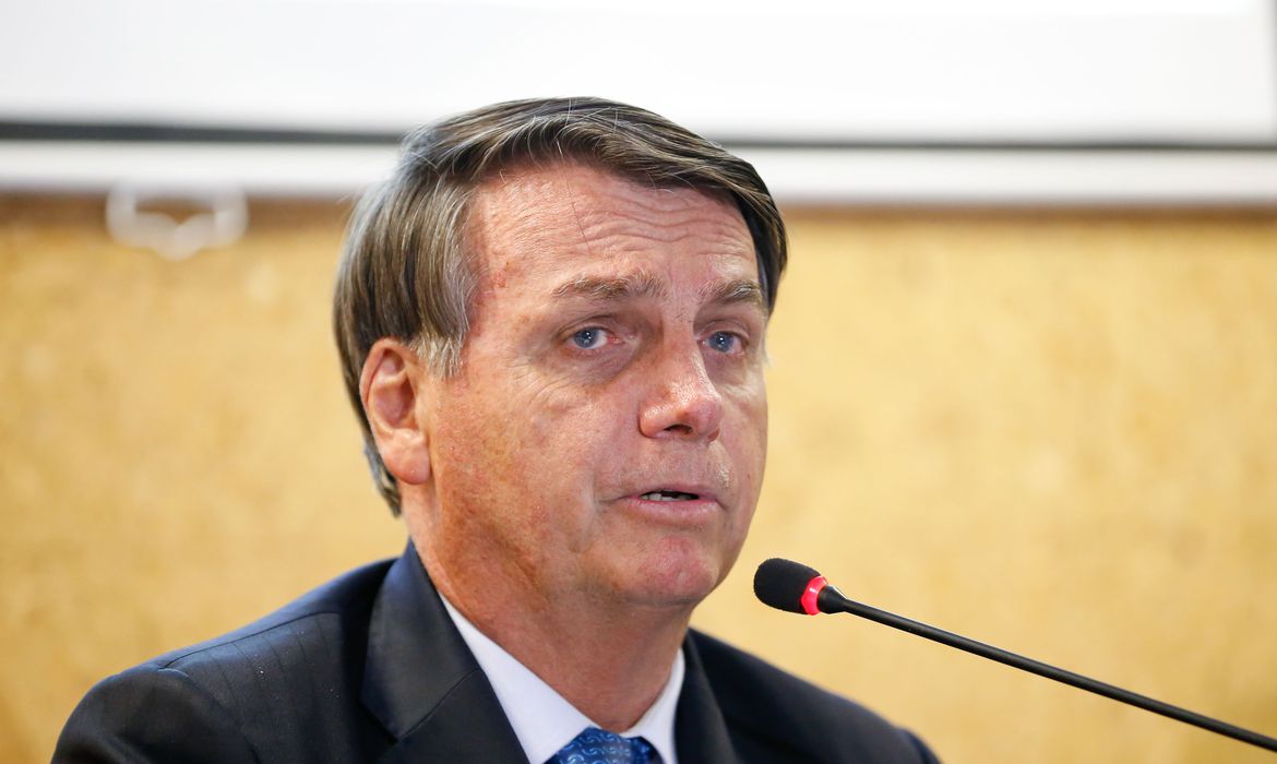 Bolsonaro sanciona Orçamento 2021 com vetos parciais