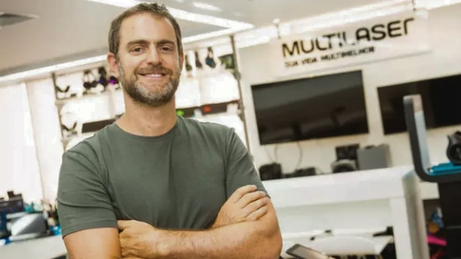 Alexandre Ostrowiecki deixa cargo de CEO do Grupo Multi (MLAS3)