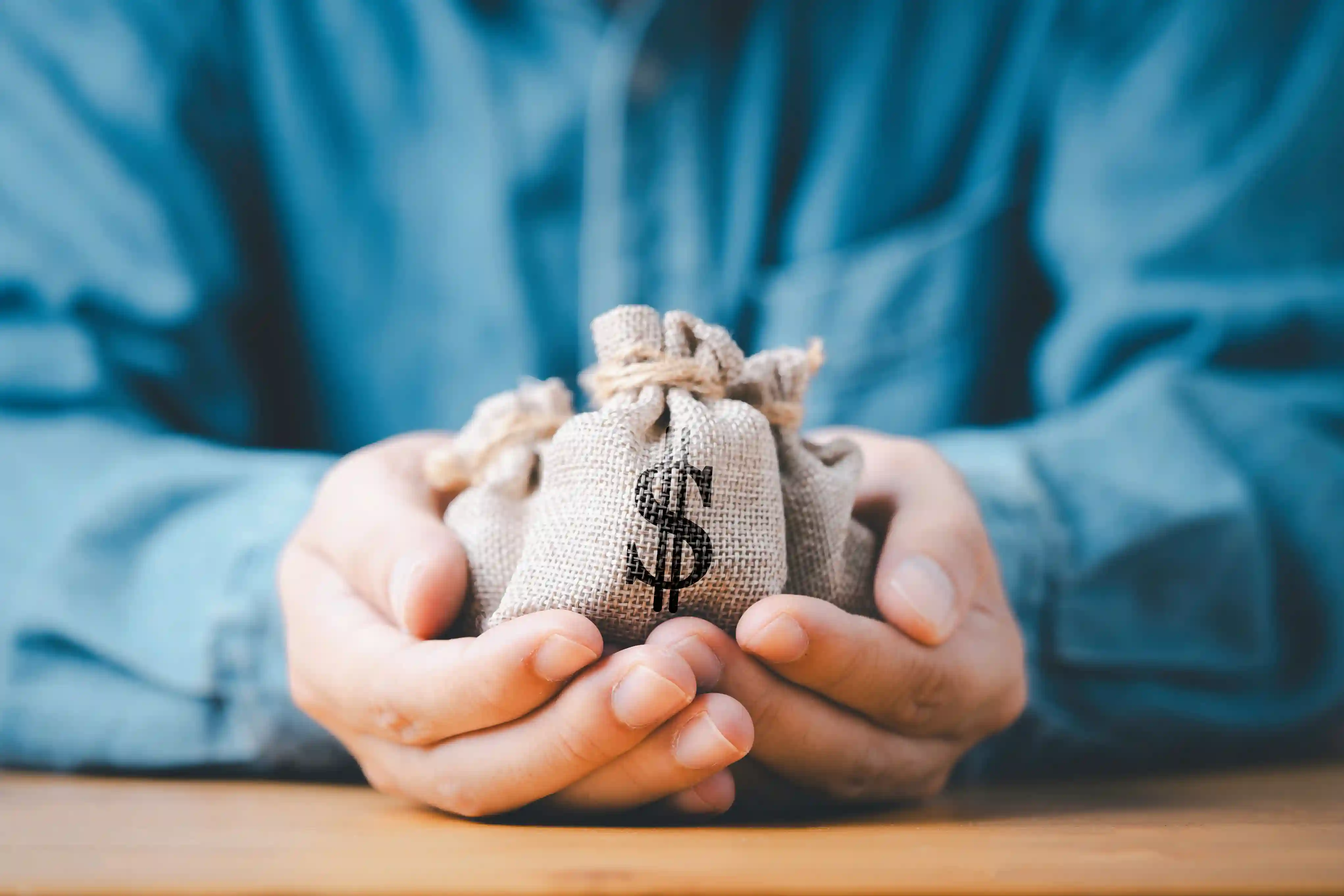 Dividendos da semana: Assaí, Rumo e Sanepar pagam proventos