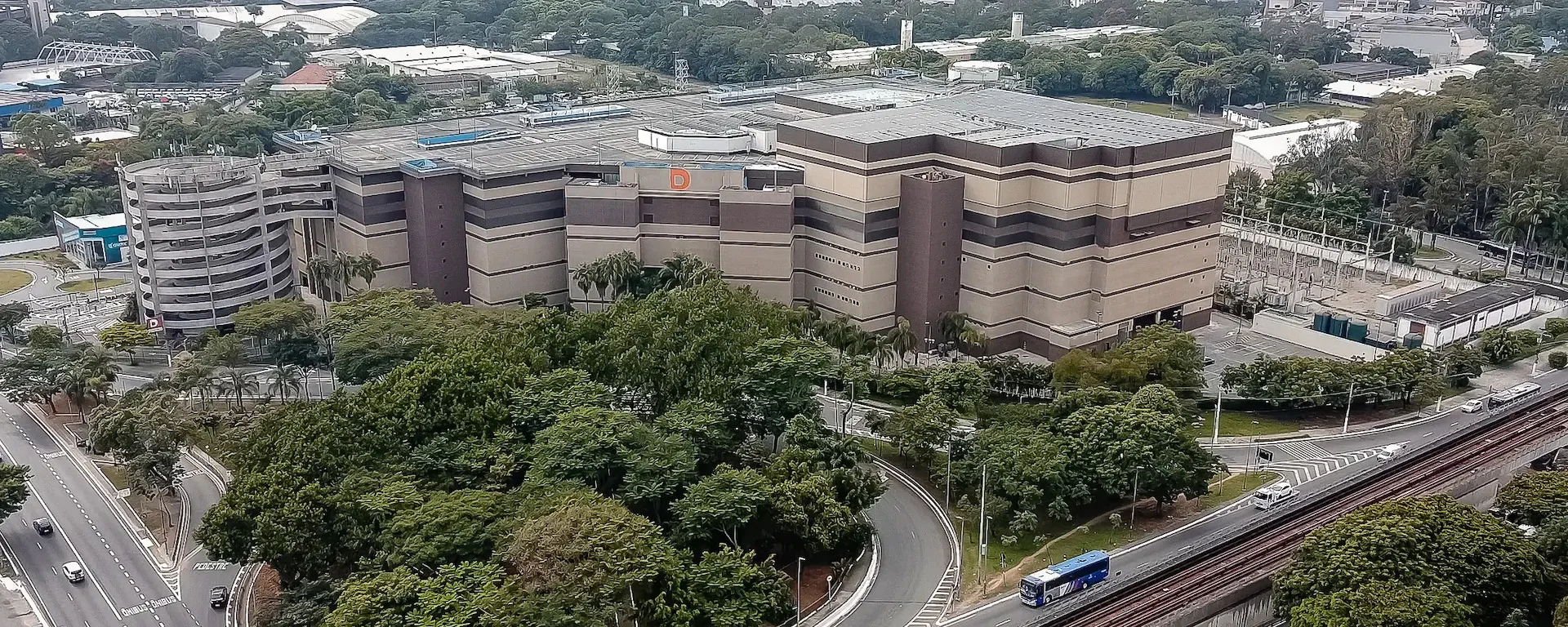 XPML11 vende fatia no Shopping D em ajuste de portfólio