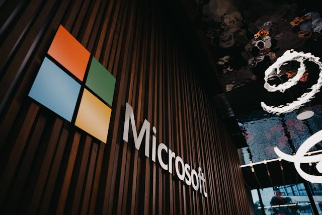 Trump pede a demissão de executiva da Microsoft (MSFT; MSFT34)