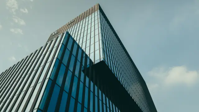 TEPP11 se consolida no segmento de lajes corporativas, segundo relatório do Banco do Brasil. Fundo aposta em gestão ativa, reciclagem de ativos e dividendos robustos até 2026