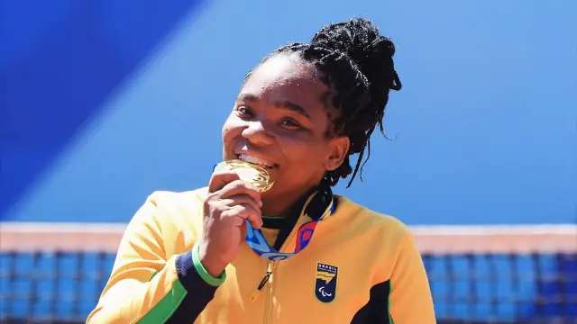 Brasileira conquista prêmio inédito e se firma como a melhor tenista jovem de 2025