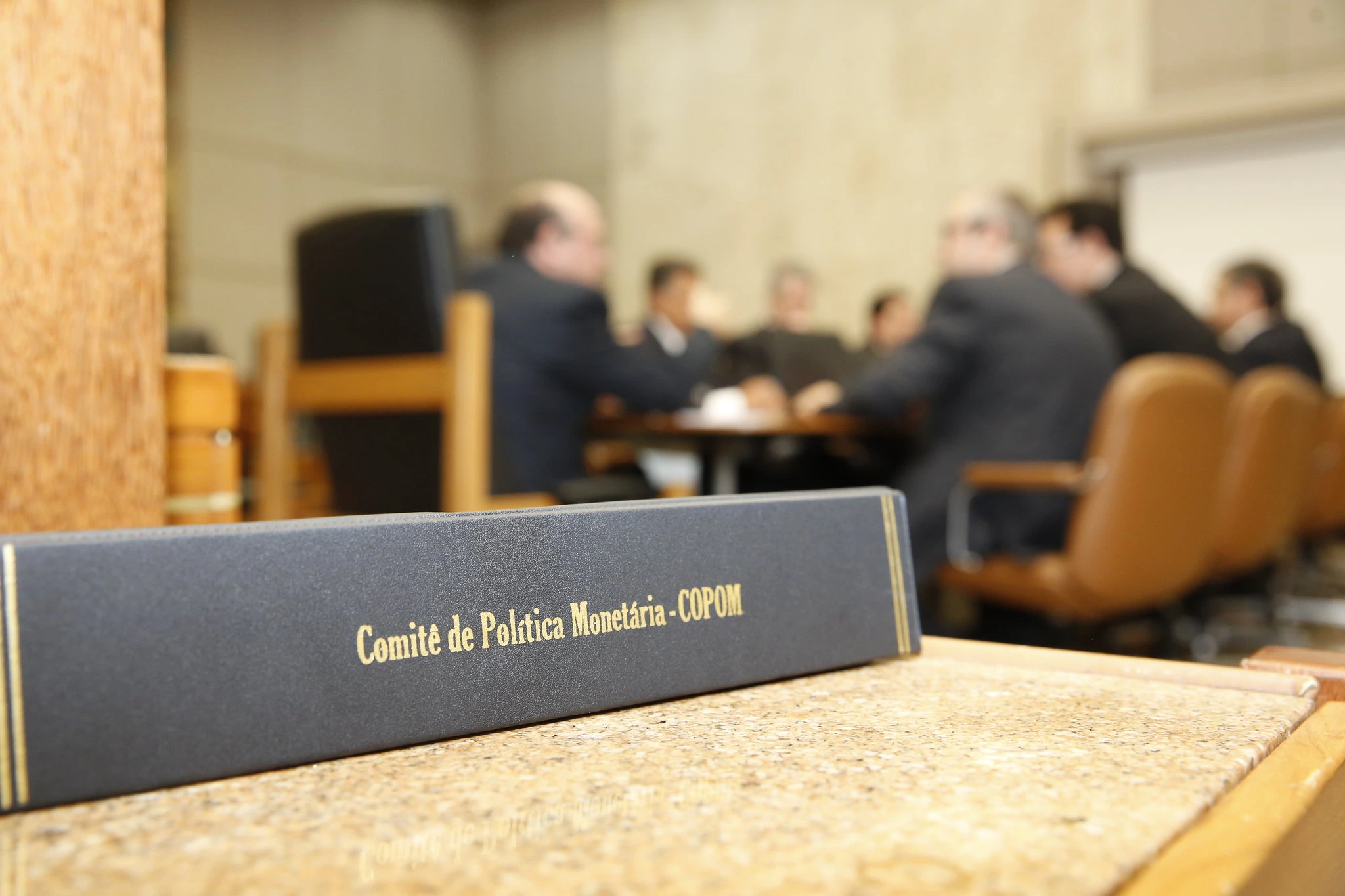Quando o COPOM muda sem “mudar de ideia”