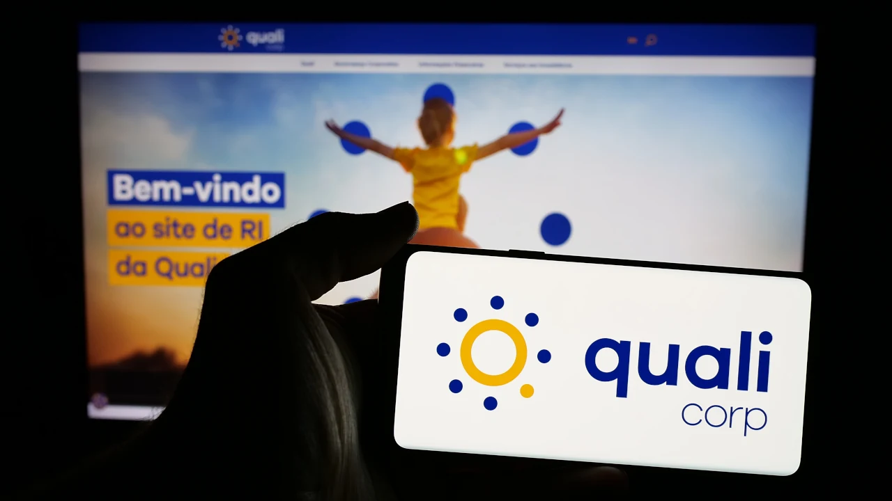 Logo da Qualicorp em tela de celular