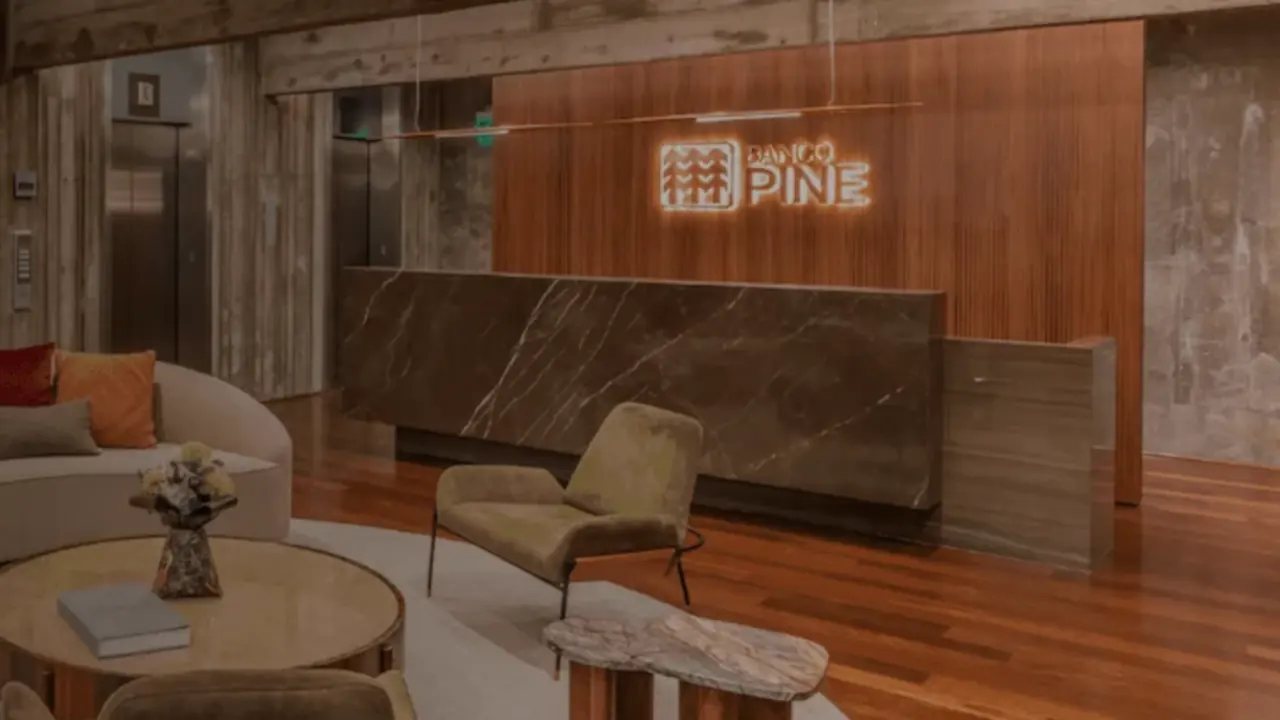 Banco Pine