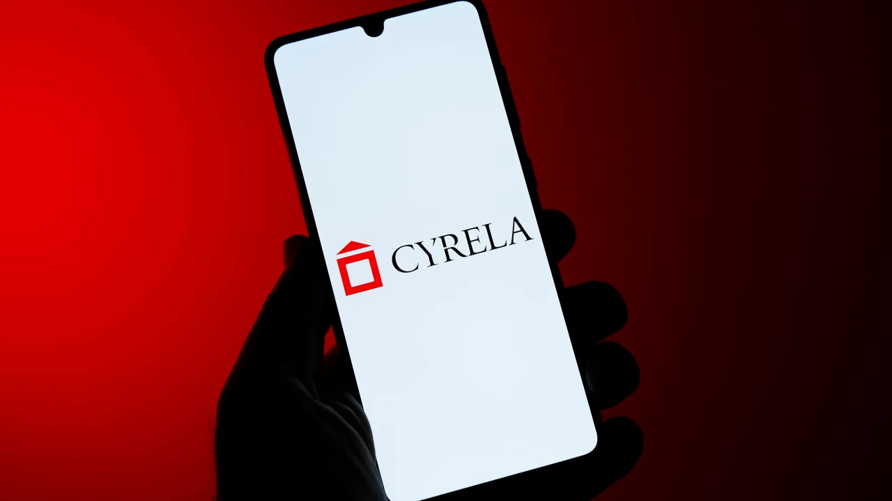 Logo da Cyrela em tela de celular