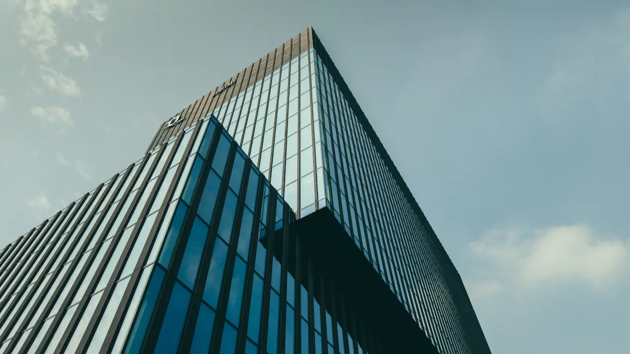 Pátria aposta em consolidação dos FIIs e vê oportunidades em logística e escritórios, diz Safra
