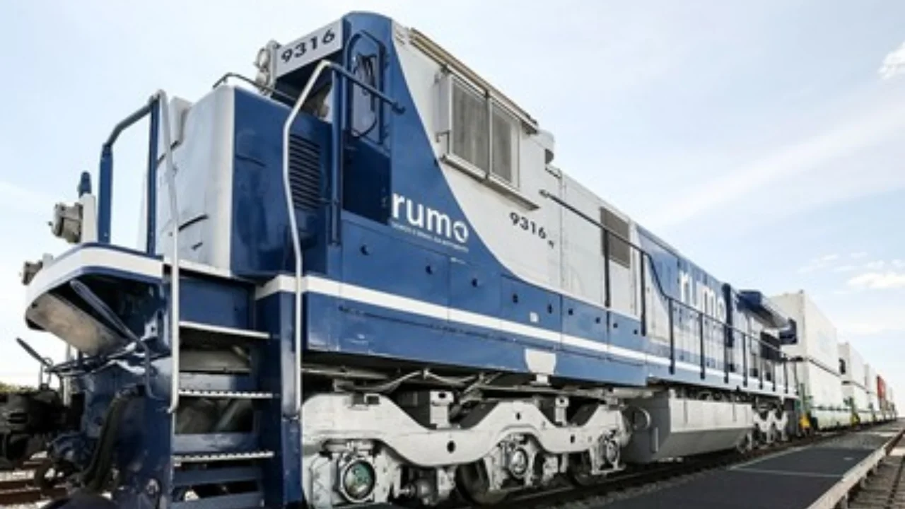 Locomotiva da Rumo, empresa que abriu apuração interna após ser citada na Operação Ícaro.